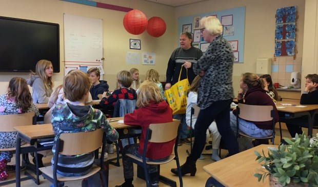 De wethouders Opdam en Beens op bezoek bij de Elckerlyc.