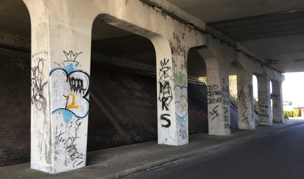 Viaduct onder A9 aan de Meldijk: geen aantrekkelijke binnenkomer