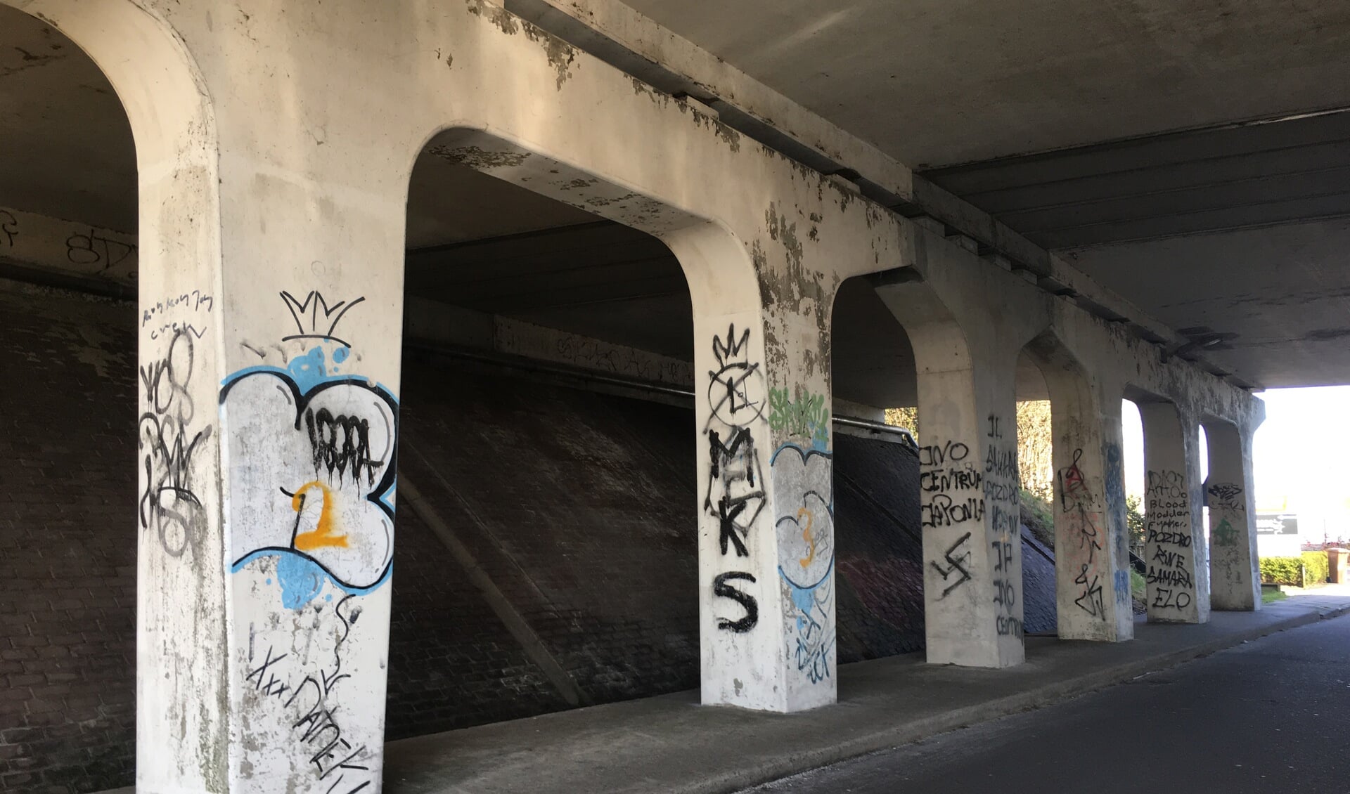 Viaduct onder A9 aan de Meldijk: geen aantrekkelijke binnenkomer
