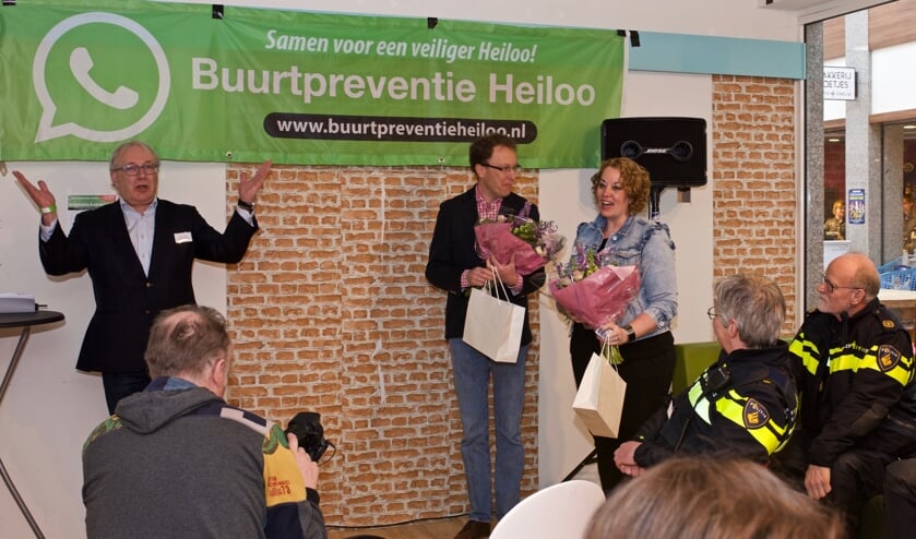 Burgemeester Hans Romeyn bedankte Paul Dirks en Daniëlle Kloos voor hun enorme inzet voor Buurtpreventie Heiloo