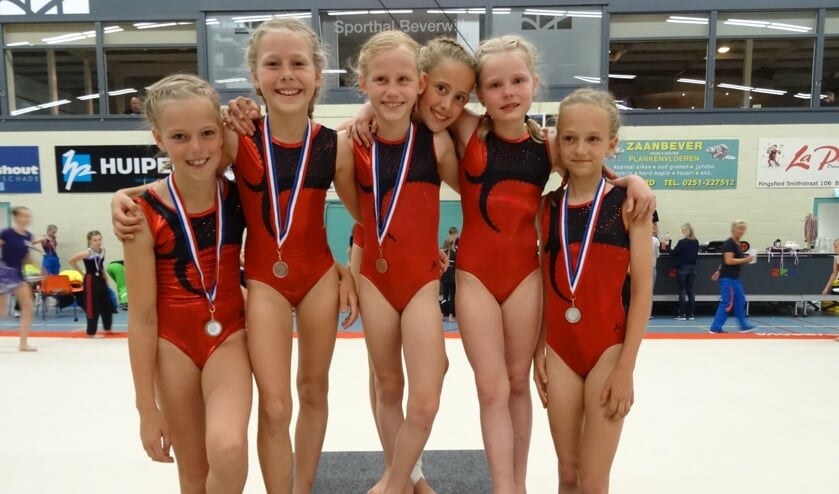Britt Kerssens, Britt Goossens, Linde van den Bosch, Kim de Wit, Jorieke Visser, Renée Sap.
