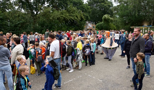 Vol verwachting mogen de deelnemers dan eindelijk het terrein op.