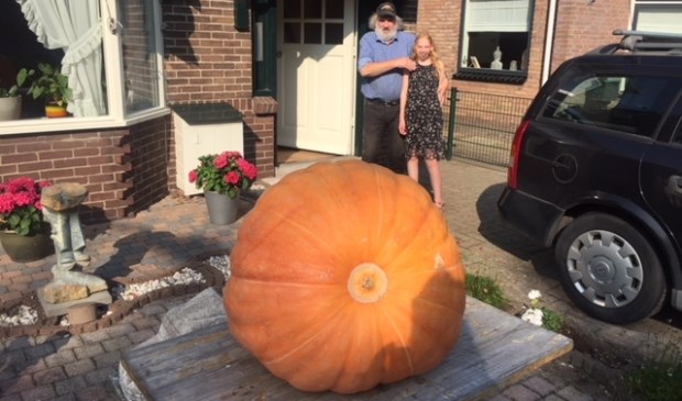 P.J. Hoogeland met de verwonderde Lies.