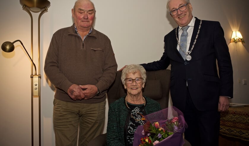 Echtpaar Onderwater-Mous en burgemeester Hans Romeyn