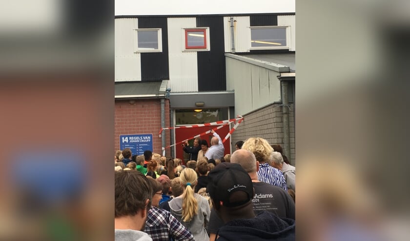 De feestelijke opening door de burgemeester.