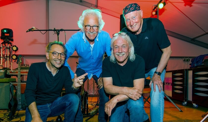 De huidige Frogs. Van links naar rechts: Jean Hanck (gitaar), Dave van der Schaaf (piano/hammond), Cor Boot (drums) en Jaap Neele (basgitaar/fluit)
