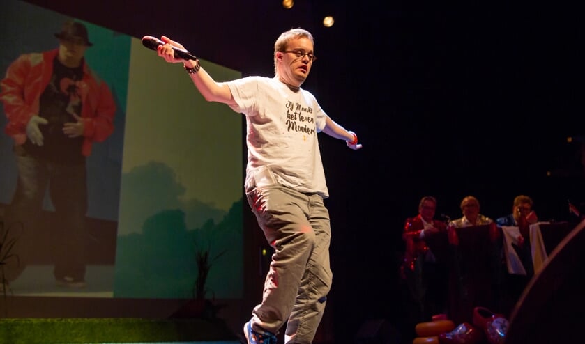 Lars zet de zaal op zijn kop tijdens een eerdere editie van Showhero.