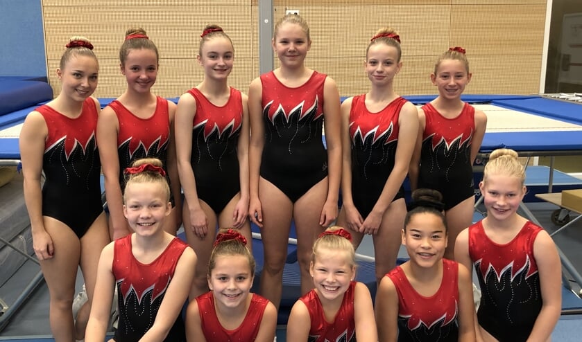 Van links naar rechts:achter: Brechtje, Floortje, Elise, Dieke, Dominique en Leanne
voor: Sjoerdje, Lieke, Maartje, Nicole en Ellemieke
