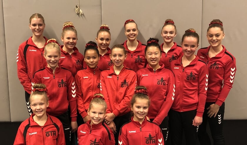 Op de foto v.l.n.r.: achter: Silke, Dieke, Brechtje, Emma, Elise en Mila midden: Ellemieke, Nicole, Leanne, Sheila en Floortjevoor: Sjoerdje, Maartje en Lieke