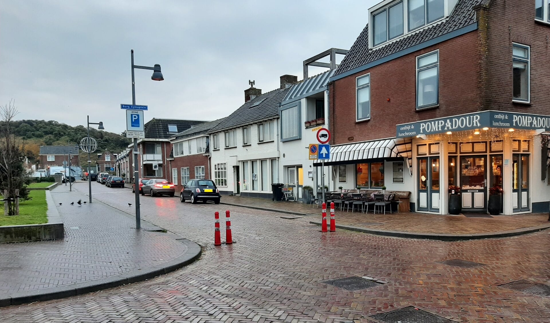 Voorbeeldsituatie breedtebeperking (versmalling) in Egmond aan Zee. 
