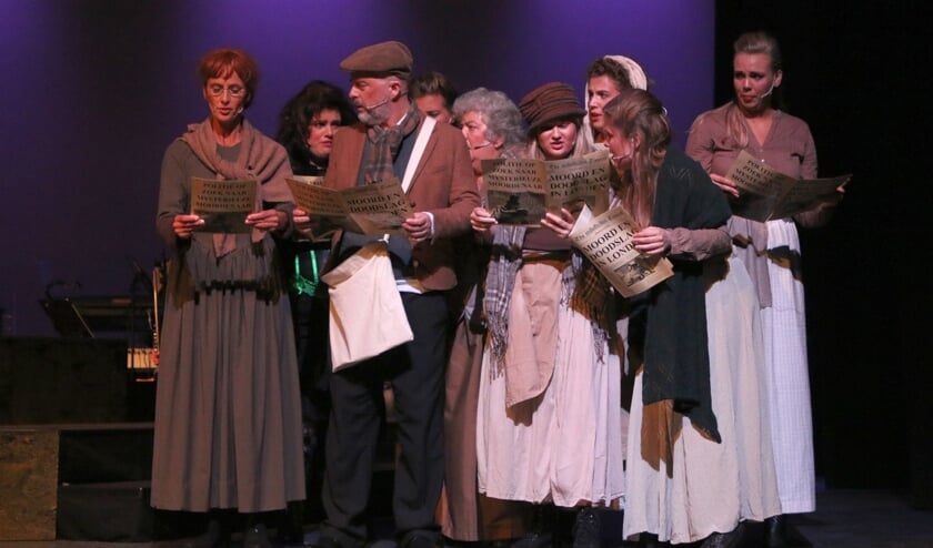 Een deel van de cast van musicalvereniging Time Square