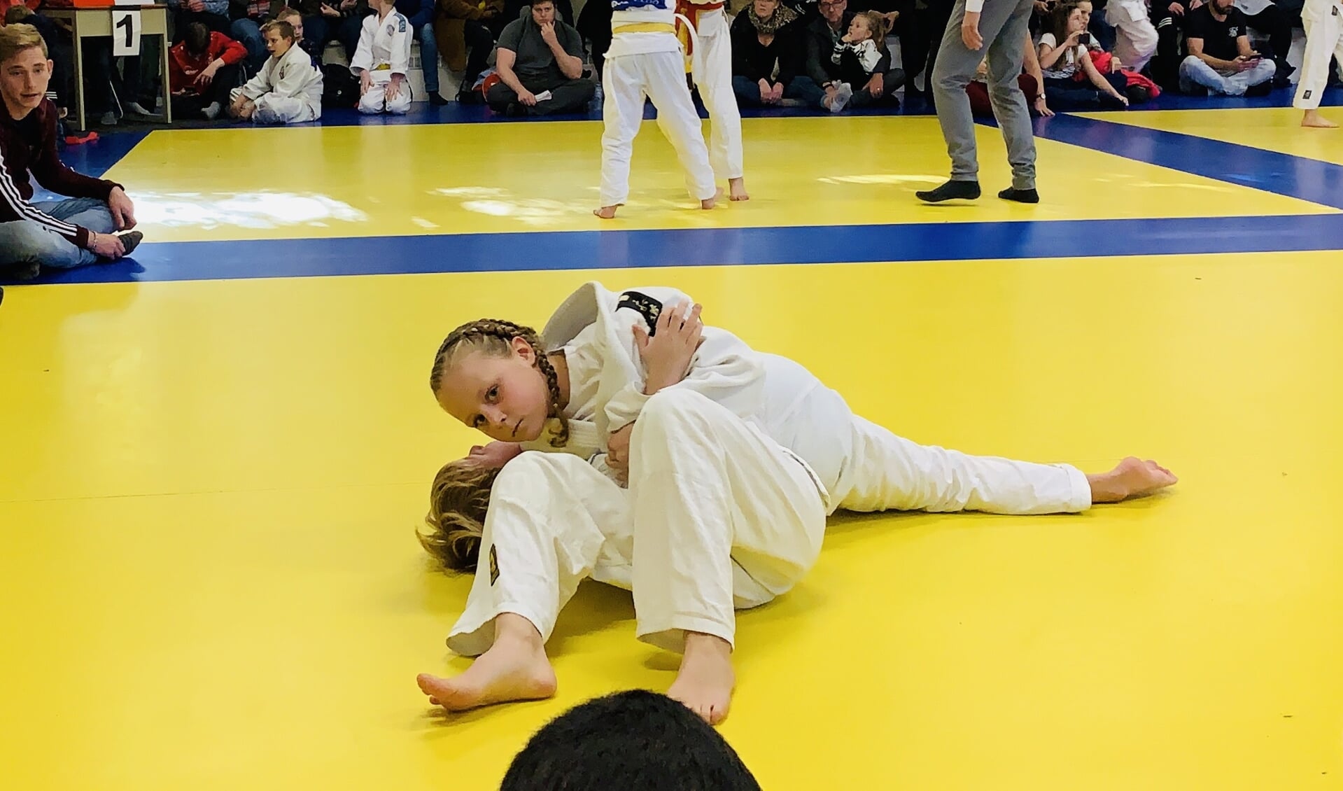Er kon worden genoten van heel veel mooie en spannende judowedstrijdjes.