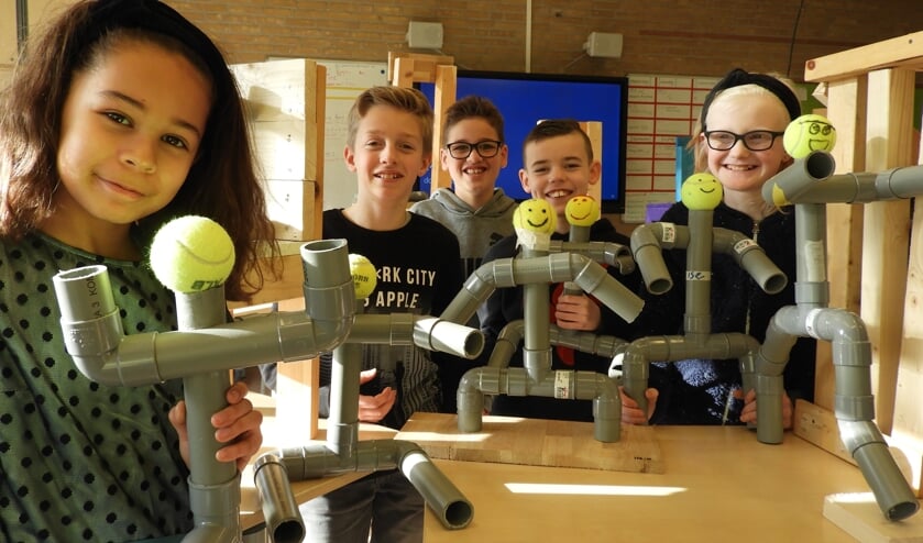 Het eindresultaat van de techniekworskhop, met dank aan Kösters elektro en Wildkamp Techniek.