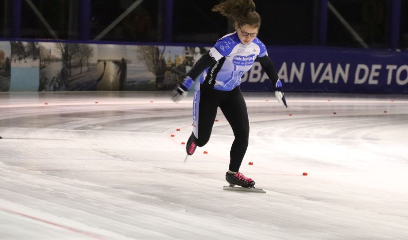 Roos de Boer onderweg naar een nieuw persoonlijk record op de 500 meter