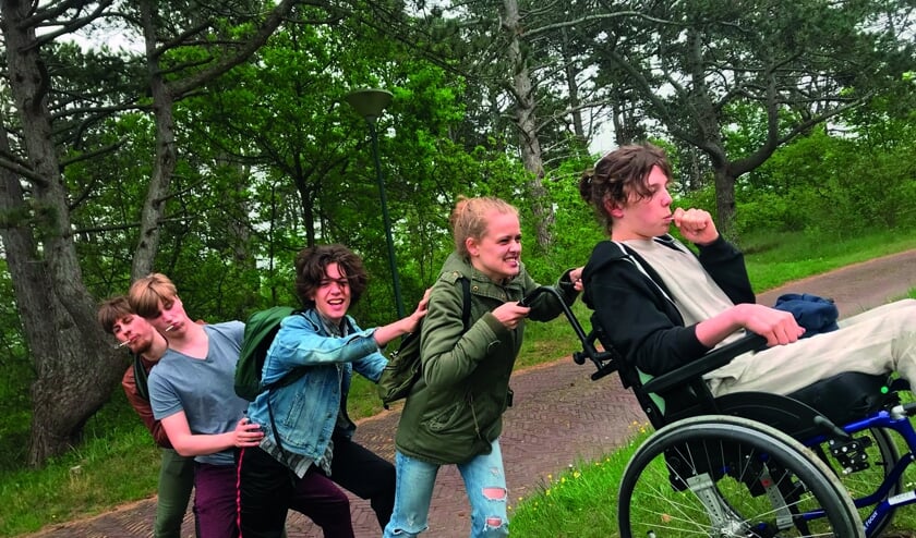 Kyllian, Jonas, Sieb, Lieke en Daan, ofwel theatergroep ZwartGat.