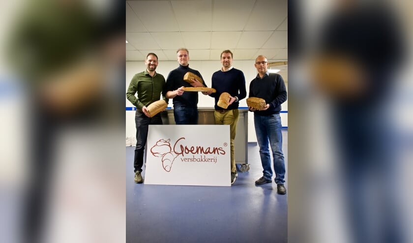 Daniël Goemans, Marc Kraakman, Dennis Goemans en Frank Goemans. Dennis neemt het stokbroodje over van Marc Kraakman.