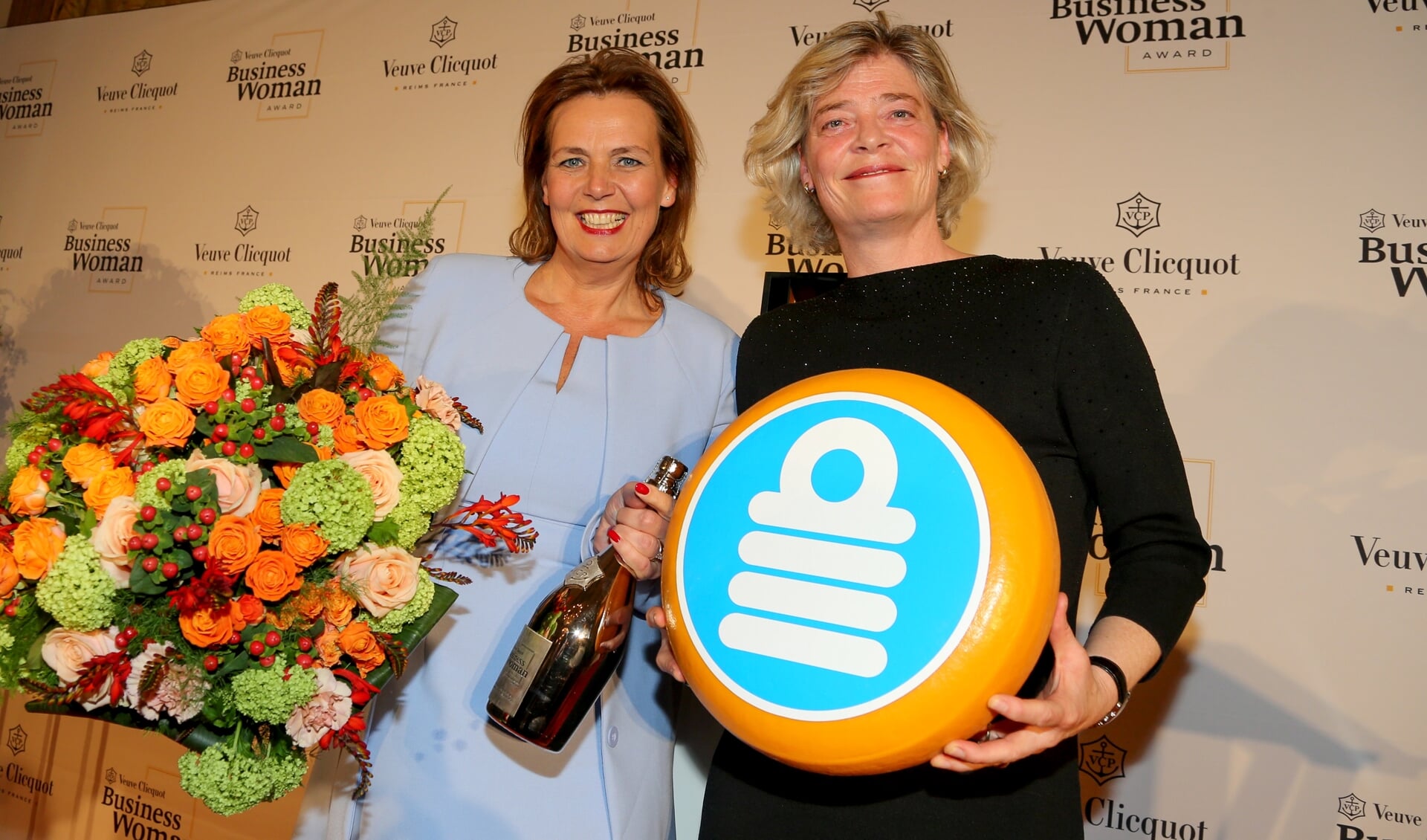 Links Zakenvrouw 2019 Mireille Kaptein, rechts Marry de Gaay Fortman, voorzitter van het bestuur van Topvrouwen.nl. 