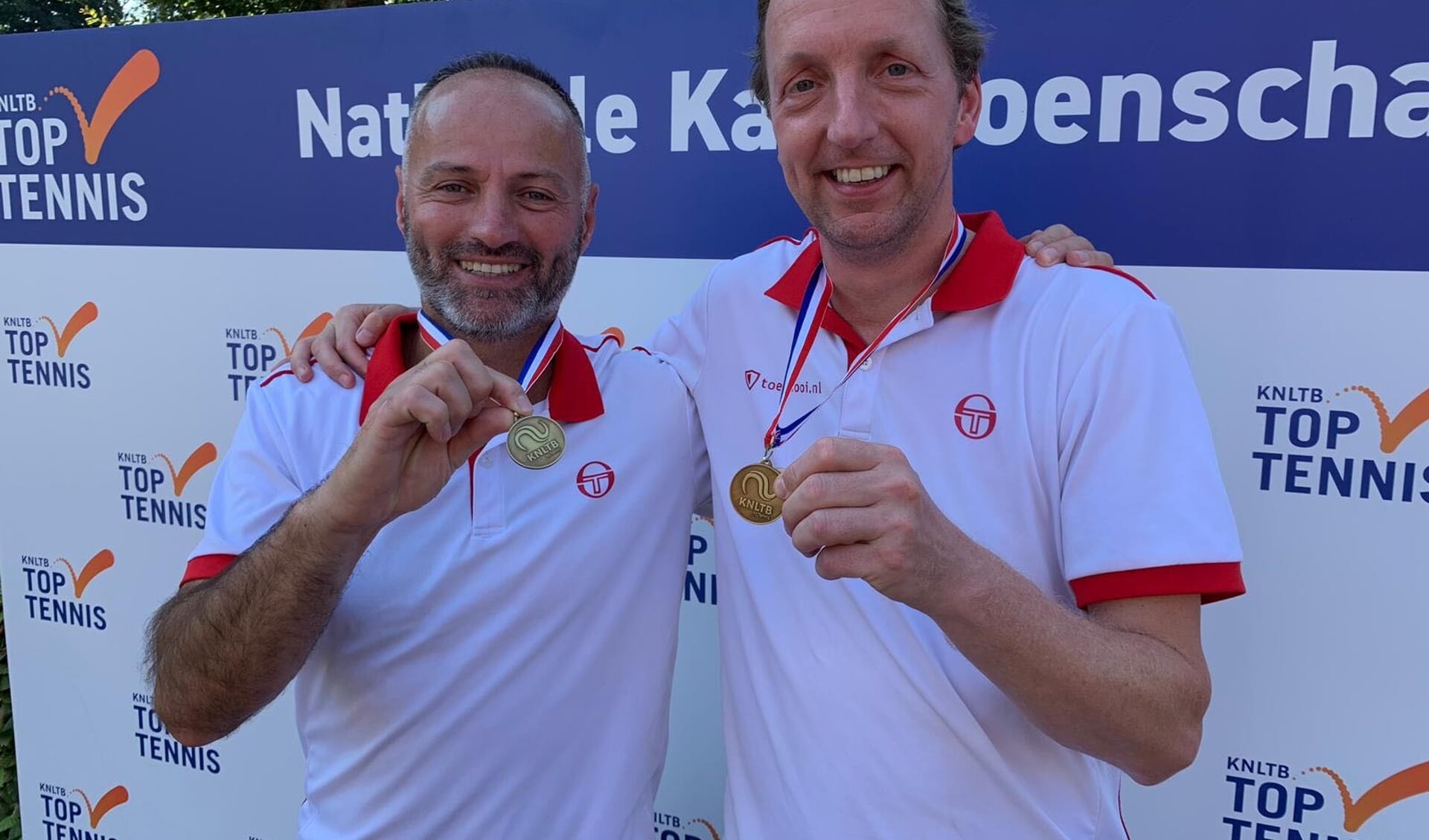 Tennistrainer Hüseyin Diktas en Daniël Meure.
