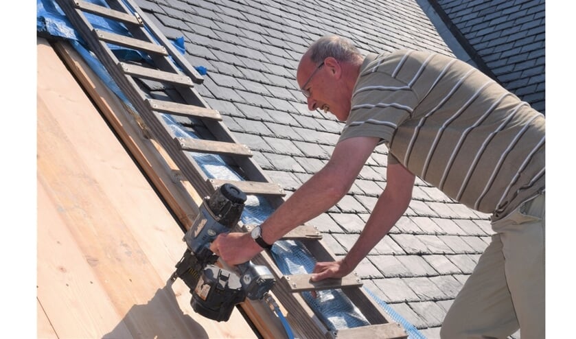 Pastor Johan Olling aan het werk.