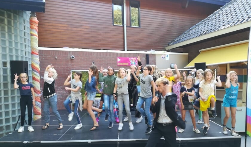Entertainer Jordy zet de boel op z'n kop.