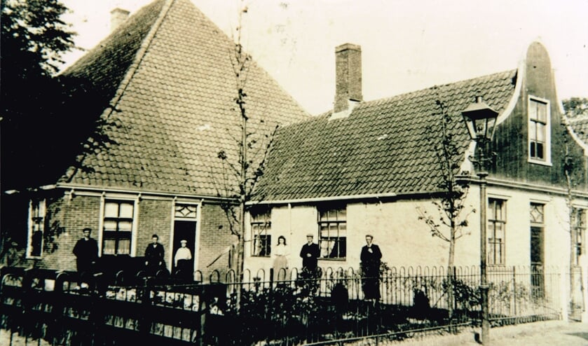 <p>Hofstede 'Uilenburg' (ansichtkaart uit 1929).</p>