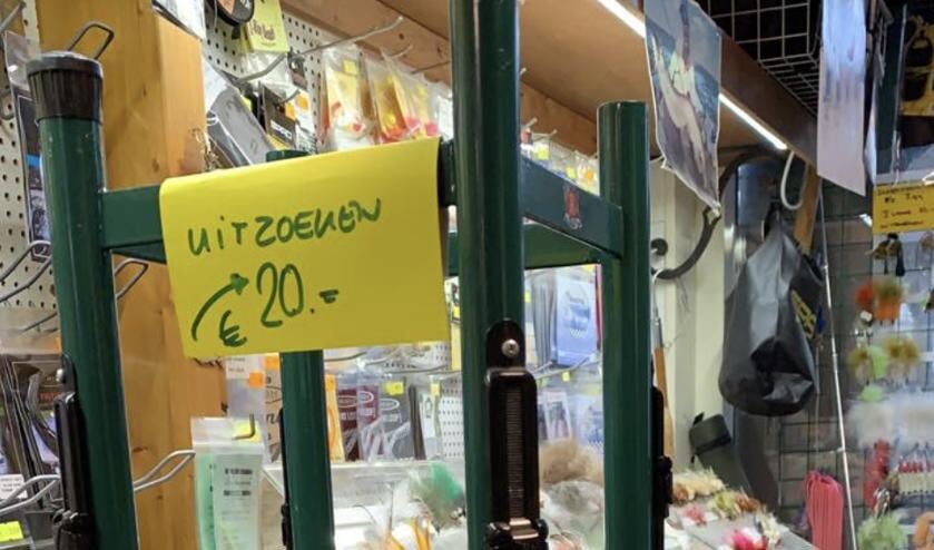 <p>De foto is ter indicatie, de foto is van eenzelfde rek zonder molens</p>
