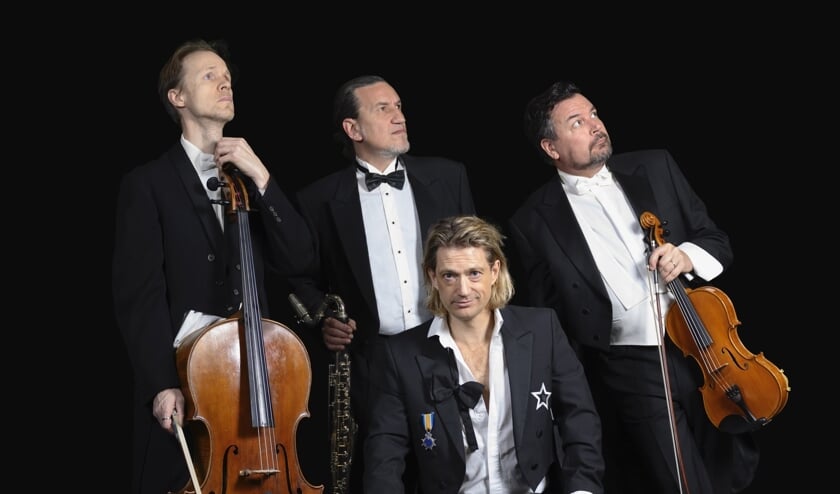 Begeleid door drie geweldige muzikanten brengt Joost Spijkers prachtige chansons.