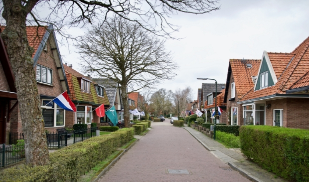 De vlag hangt uit op de Schuine Hondsbosschelaan.