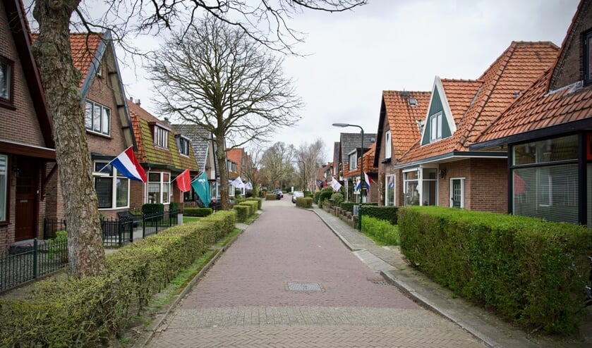 De vlag hangt uit op de Schuine Hondsbosschelaan.