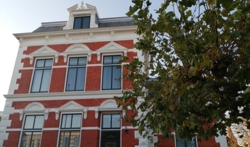 <p>Kom alleen naar het gemeentehuis als het echt nodig is.</p>