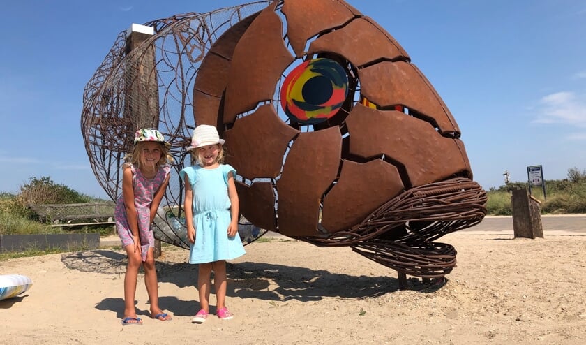 Femke en Rosie, dochters van bedenker Suzanne Buis, mochten de CatFish in de zomervakantie onthullen.