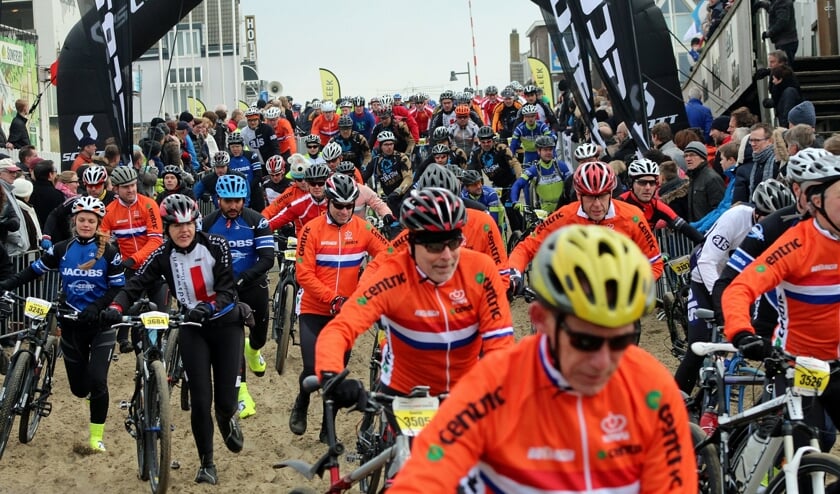 <p>Geen 'kluwe' fietsers tijdens Egmond-Pier-Egmond dit jaar. </p>