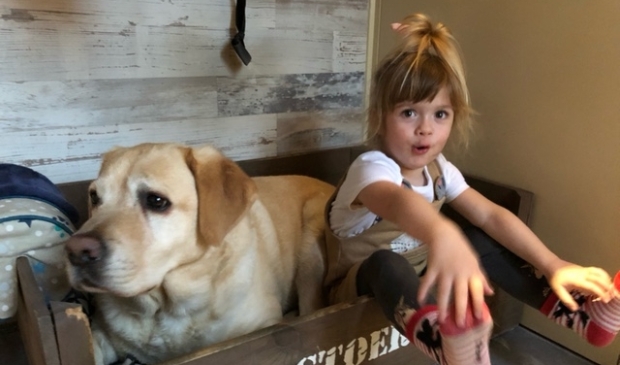<p>Inuelle en haar grote vriend Sam.</p>