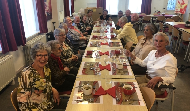 Samen eten is gezelliger dan alleen.