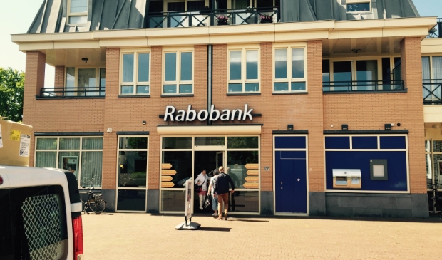 <p>De Rabobank in Heiloo sluit definitief de deuren.</p> 