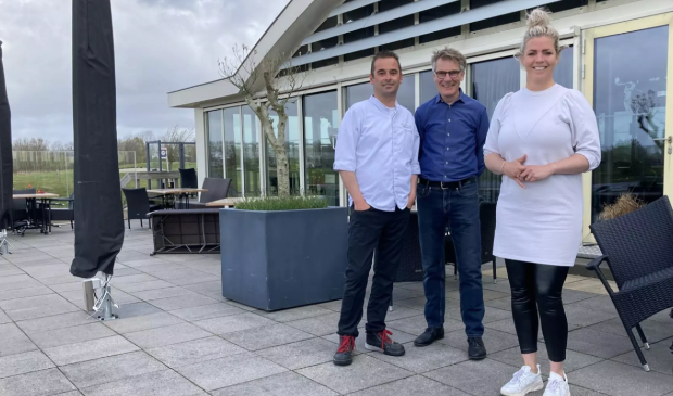 <p>Restaurant golfbaan moet terras sluiten: 'Licht aan het eind van de tunnel is weg'</p>