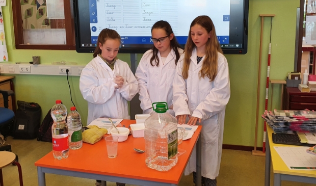 <p>Onderzoeken, uitproberen en verbazen bij de Benedictusschool </p>