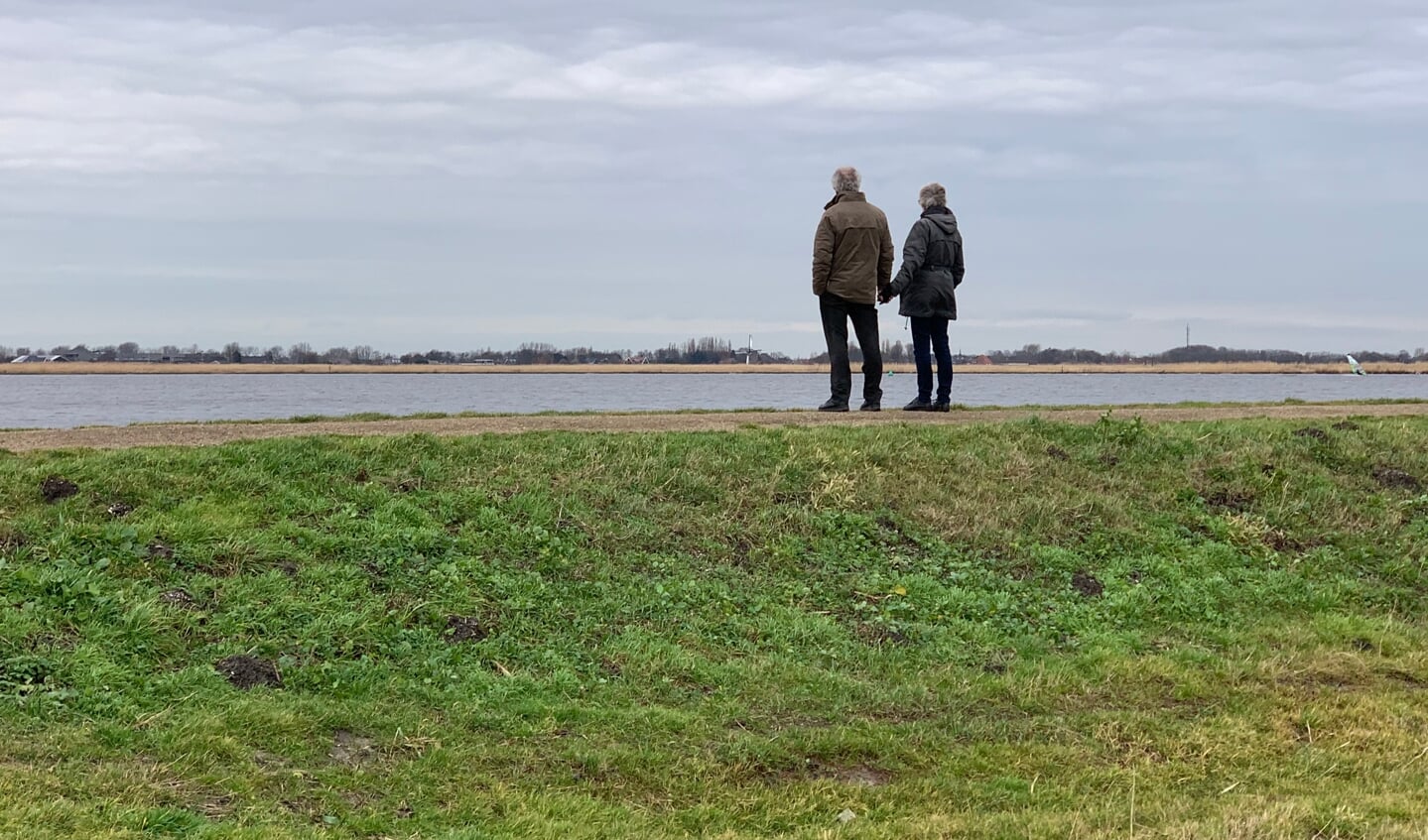 Genieten van de natuur het uitzicht over het Uitgeestermeer.