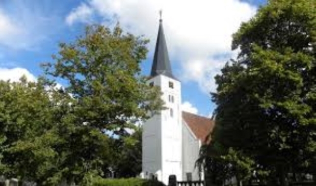 <p>Hoe uiterst geslaagd de combinatie tapas & tango is, bewees het trio Donna Musica op zondagmiddag 20 juni in het Witte Kerkje van Heiloo. Een dankbaar publiek genoot sinds lange tijd weer van levende muziek. </p>
