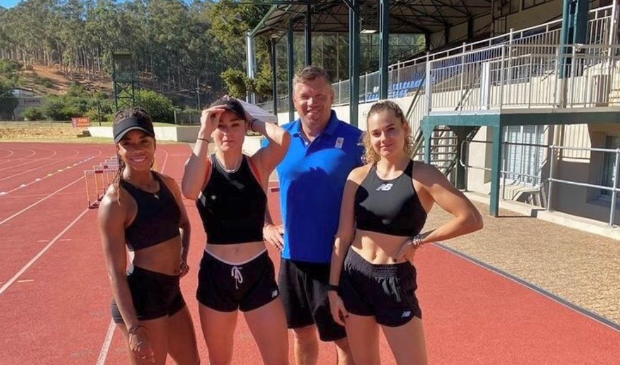 <p>Op de foto: (vlnr Jamile Samuel, Lisanne de Witte, trainer Sven Ootjers en Laura de Witte)<br><br></p>