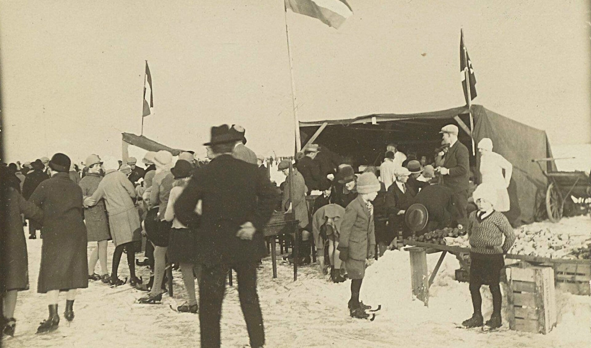 Schaatsen op de Binnenmeer in 1880.