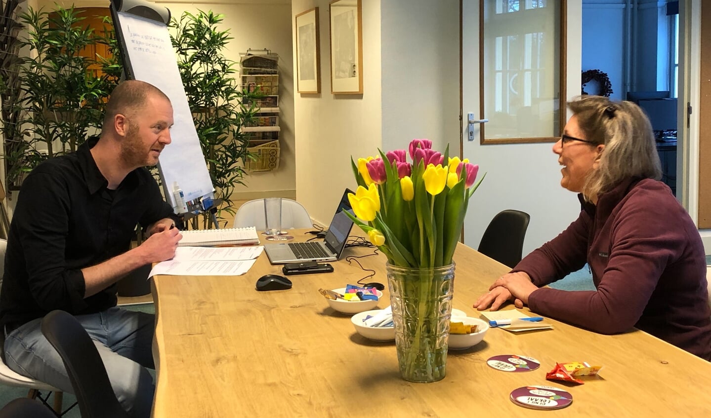 Dirk Kaan in gesprek met Mieke Beemster van Heiloo Lokaal.
