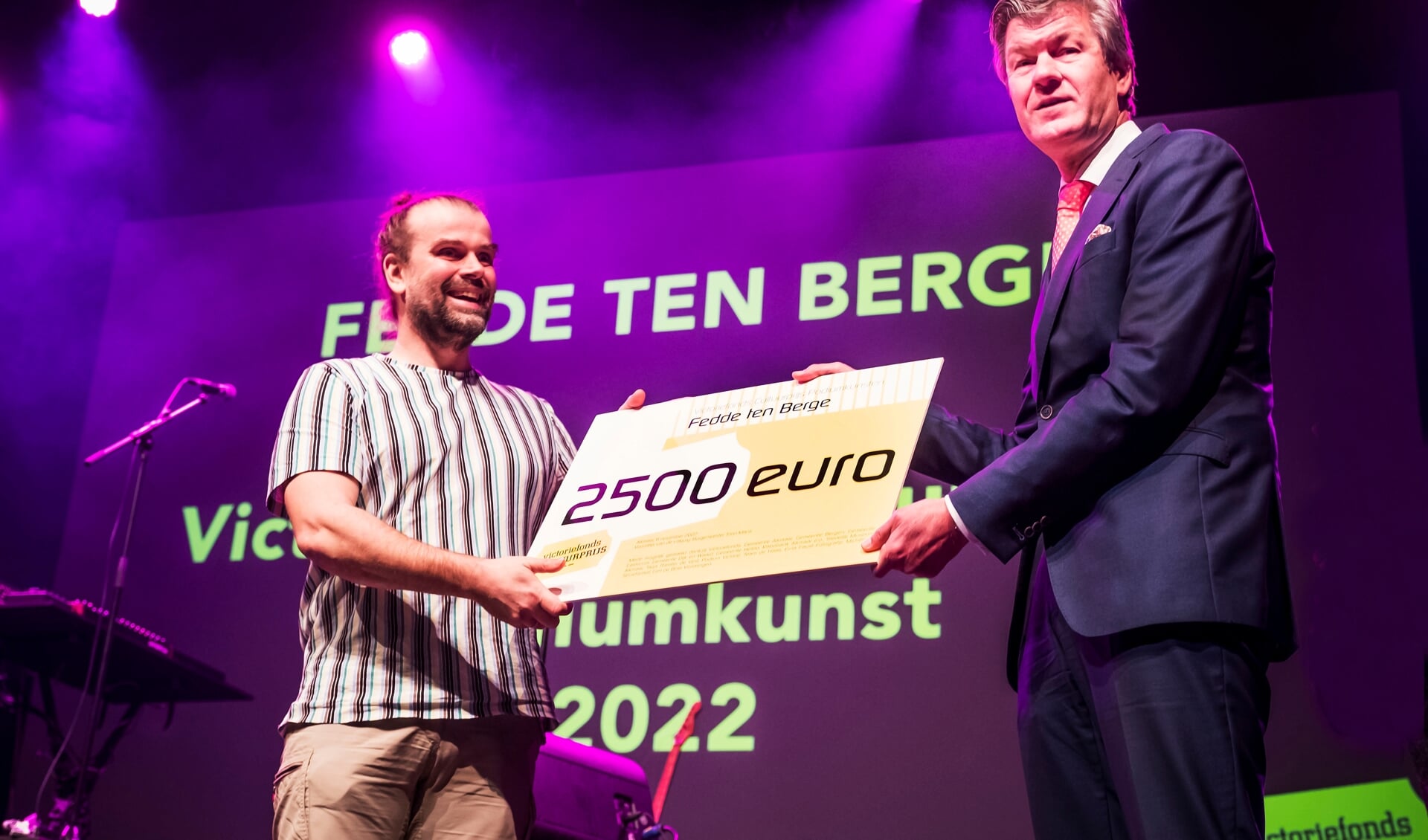 Fedde ten Berge wint Victoriefonds Cultuurprijs Podiumkunsten 2022. 