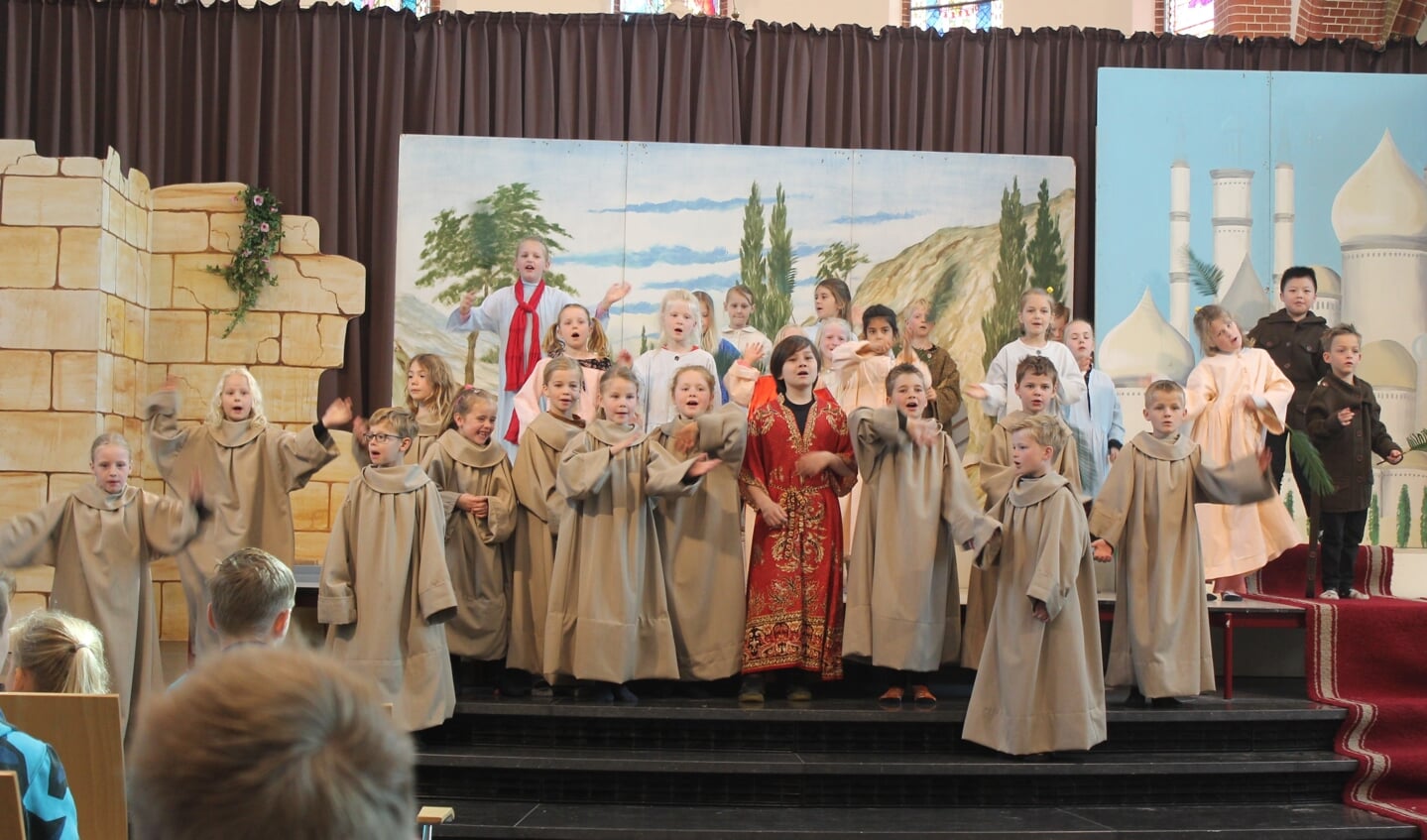 De kinderen van De Kerkuil speelden in een paasmusical. 
