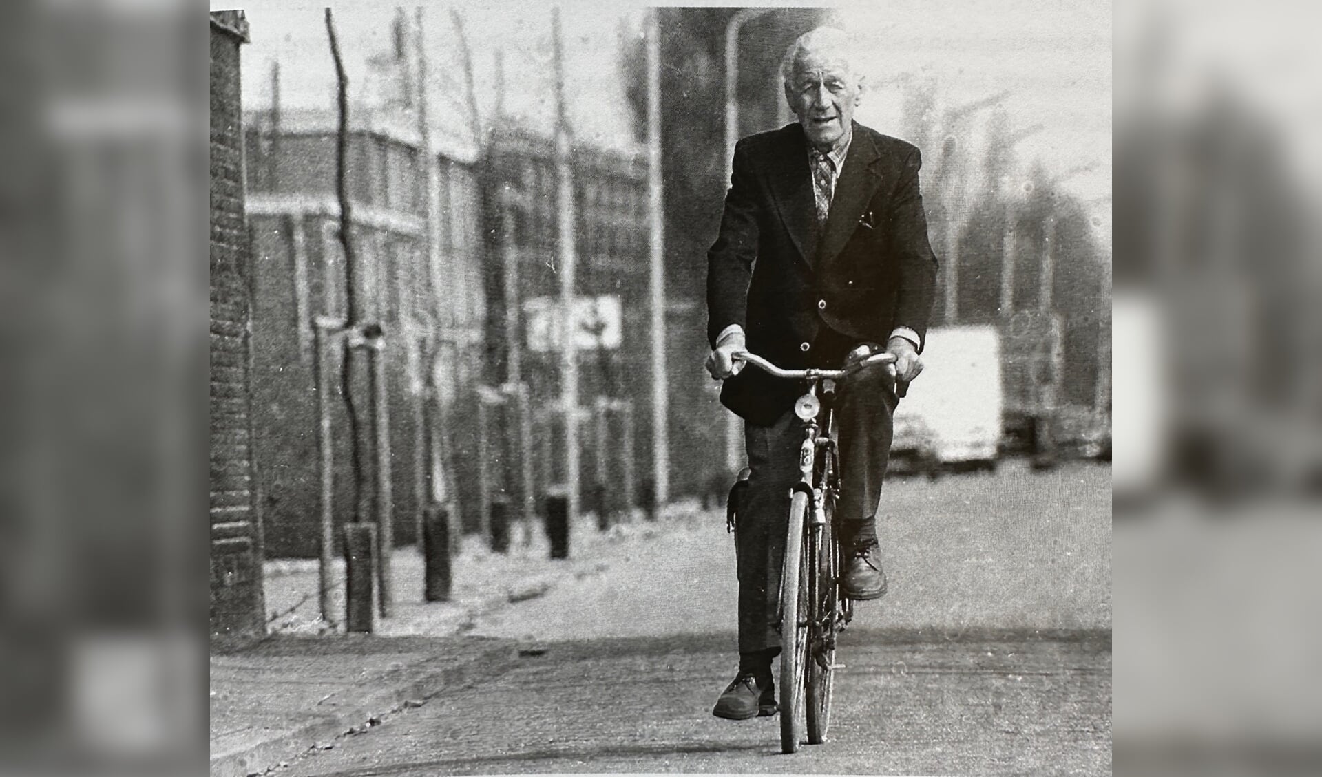 Om zijn gedachten te verzetten, pakte Jan Brasser tot op hoge leeftijd vaak de fiets.