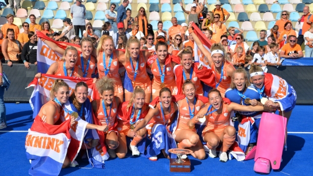 Oranje dames winnen vierde Europese titel op rij en pakken Olympische ticket