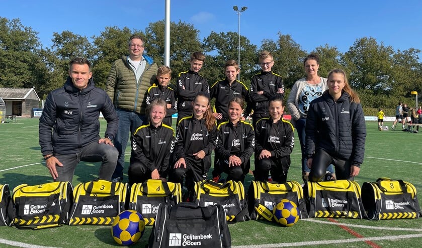 Woudenberg D1 in de nieuwe tenues