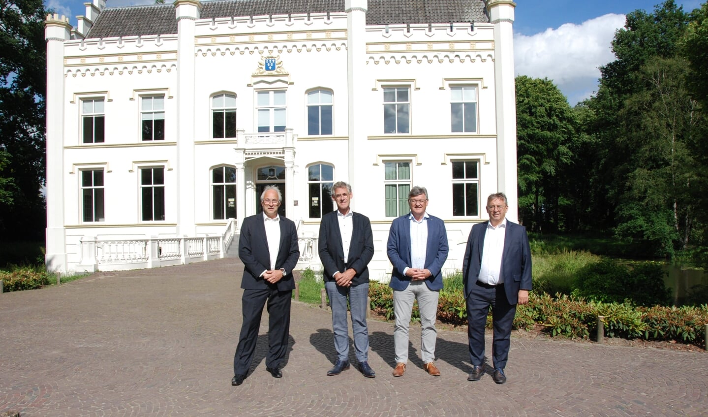 De vier nieuwe wethouders van de gemeente Scherpenzeel