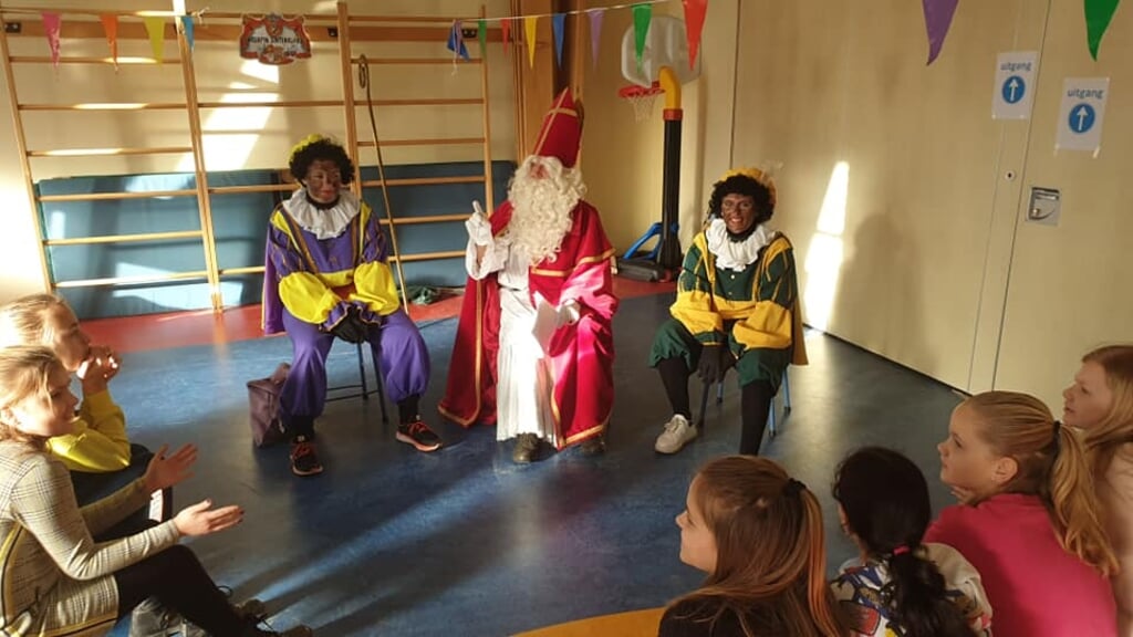 Coronaproof bij Sinterklaas op bezoek in het speellokaal van Kindcentrum Juliana
