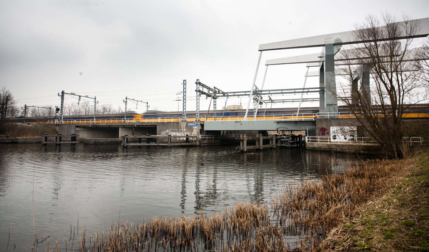 De brug over de Vecht is een essentieel onderdeel